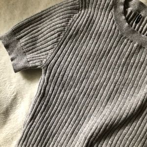 grey ribbed t shirt